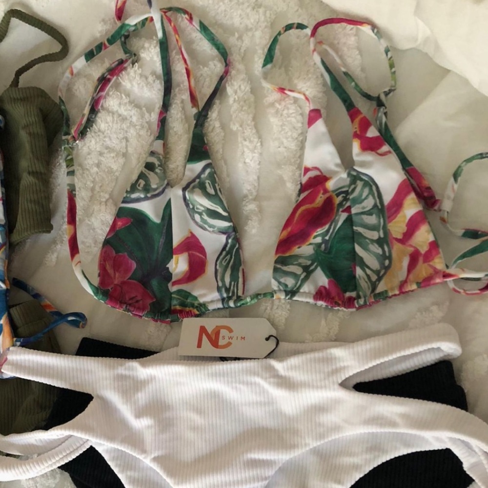 Tropical floral print Bikini top